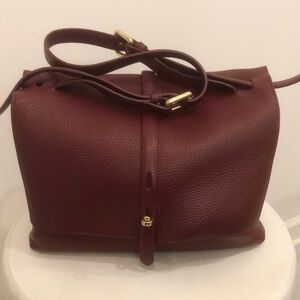 Elegant Burgundy Leather Handbag